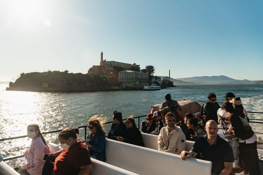 San Francisco: Skip-the-Line 1-Hour Bay Cruise by Boat - Pier 39 sea lions and the first bay views