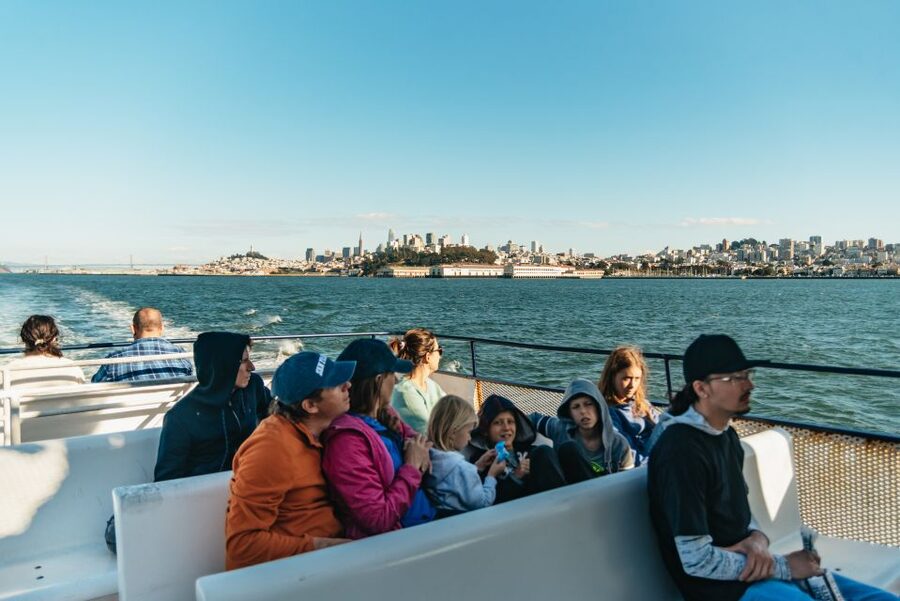 San Francisco: Skip-the-Line 1-Hour Bay Cruise by Boat - Alcatraz from the water