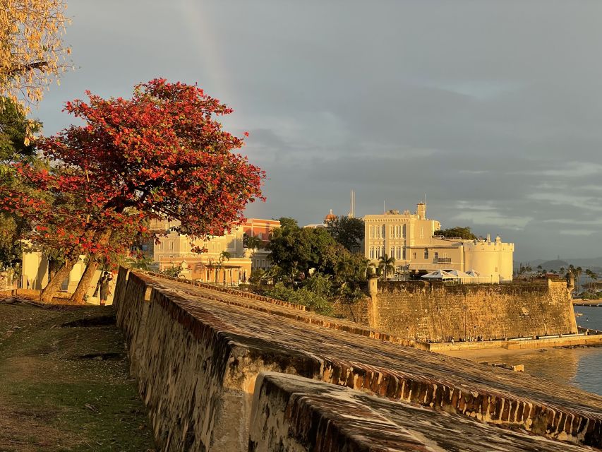 San Juan: Old Town Sunset Walking Tour - La Fortaleza and San Juan Cathedral