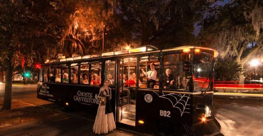 Savannah: Ghosts and Gravestones Tour with Low House Entry - A spooky ride through Savannah’s old squares