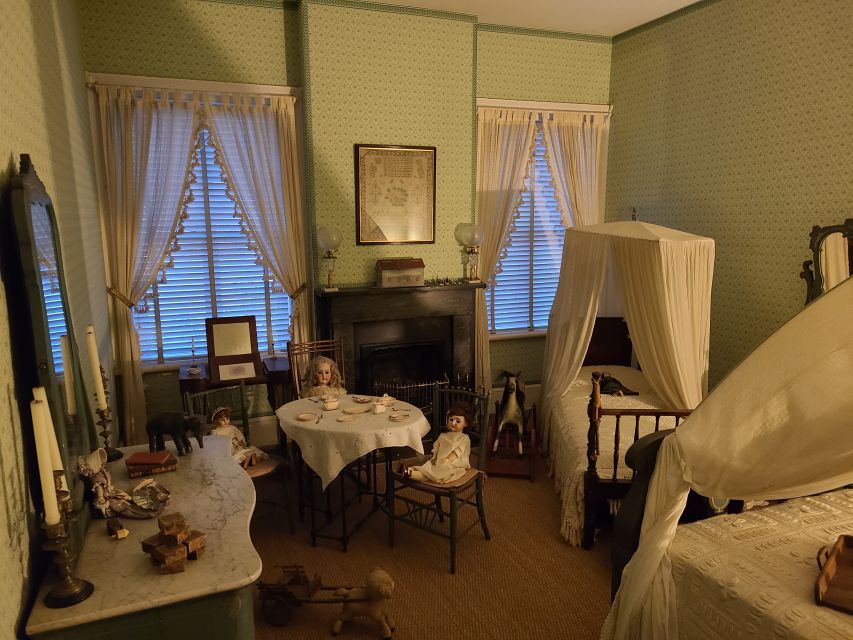 Savannah: Ghosts and Gravestones Tour with Low House Entry - The Andrew Low House is the key indoor stop