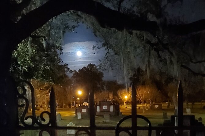 Savannah History and Haunts Candlelit Ghost Walking Tour - Why the candlelight matters