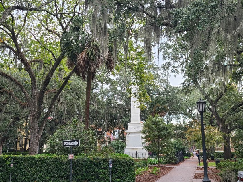 Savannah: Old Town Hop-On Hop-Off Trolley Tour - Who should book the Savannah trolley