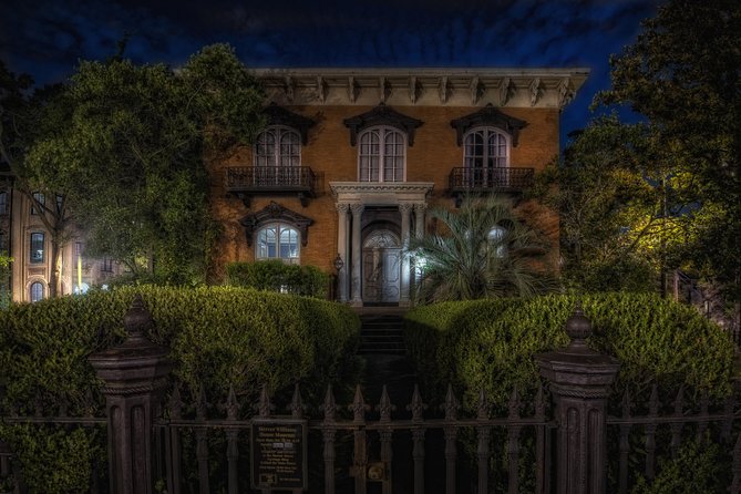 Savannah's Ghost City "Dead of Night" Walking Night Tour - Johnson Square reveals Savannah’s buried beginnings