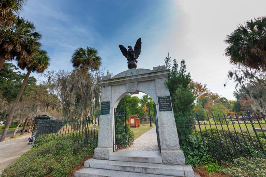 Savannah: "Savannah for Morons" Comedy Trolley Tour - What the tour does especially well