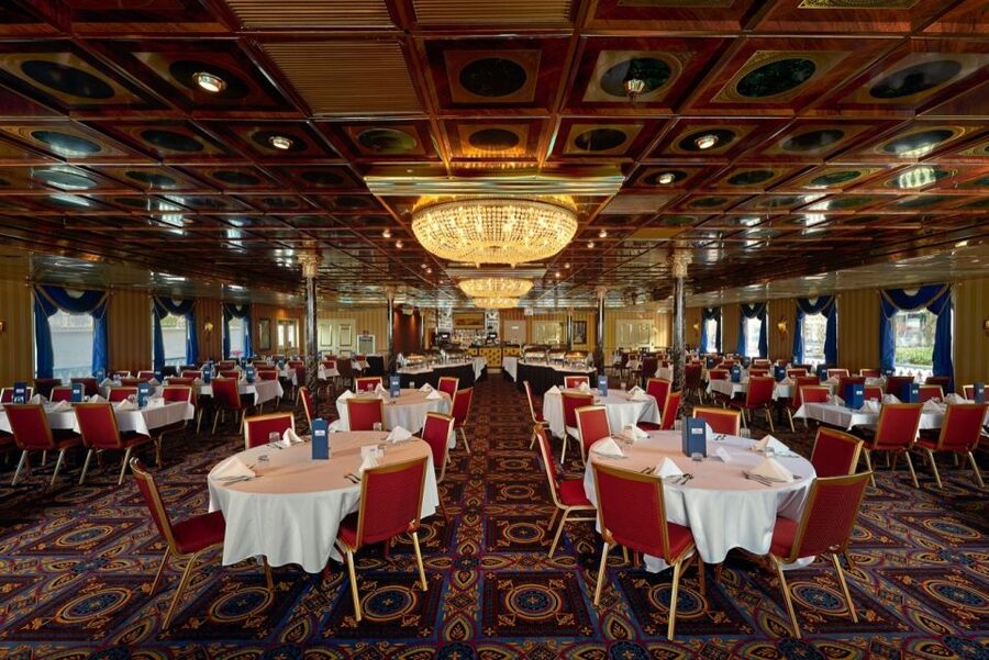 Savannah: Sightseeing Lunch Cruise - A Southern buffet with real comfort-food appeal