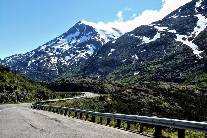 Skagway Shore Excursion: White Pass Summit and Skagway City Tour - The Welcome to Alaska sign