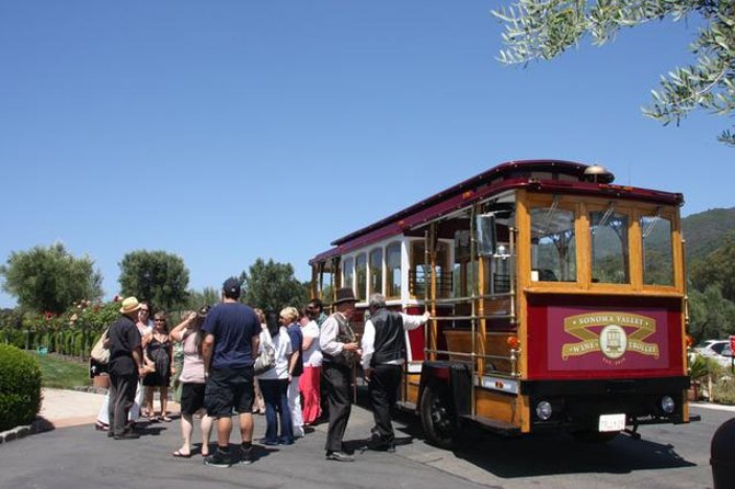 Sonoma Valley Open Air Wine Trolley Tour - Paul, Dennis, and the guide’s role