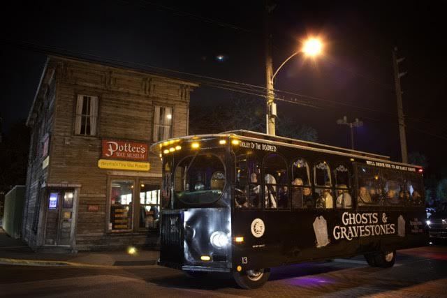St. Augustine: Ghosts and Gravestones Old Town Trolley Tour - Riding through St. Augustine’s darker history