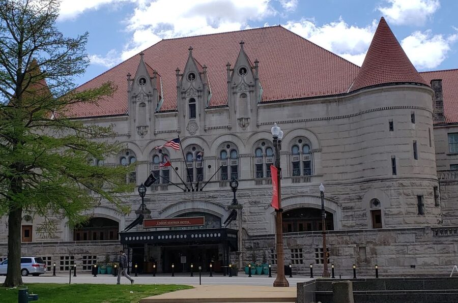 St Louis: 75-Minute City Trolley Tour - Old Courthouse, Cathedral Hill, and the city’s past