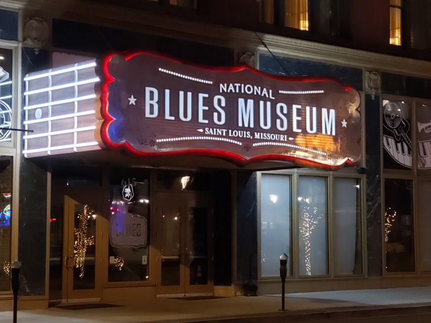 St Louis: 75-Minute City Trolley Tour - Millionaire’s Row, Laclede’s Landing, and city neighborhoods
