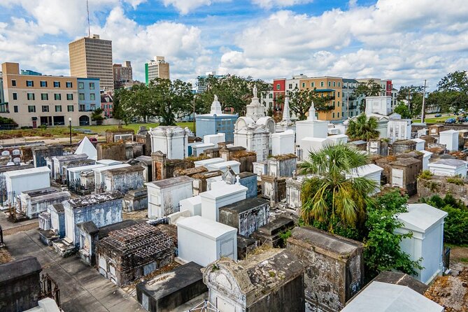 St. Louis Cemetery No. 1 Official Walking Tour - What the 45-Minute Cemetery Walk Feels Like