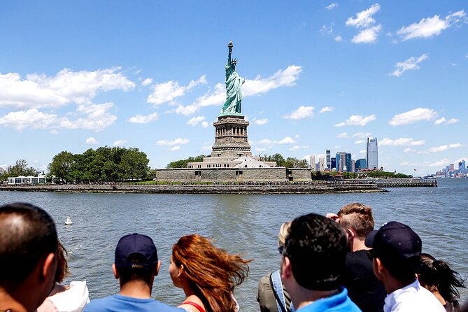 Starship Landmark 90 Minute Sightseeing Cruise - Food, drinks, music, and onboard atmosphere
