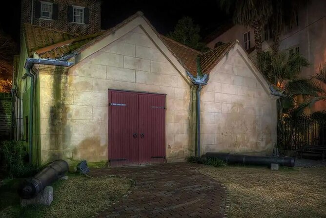 The Death and Depravity Ghost Tour in Charleston - Circular Congregational Church and the city’s oldest tomb