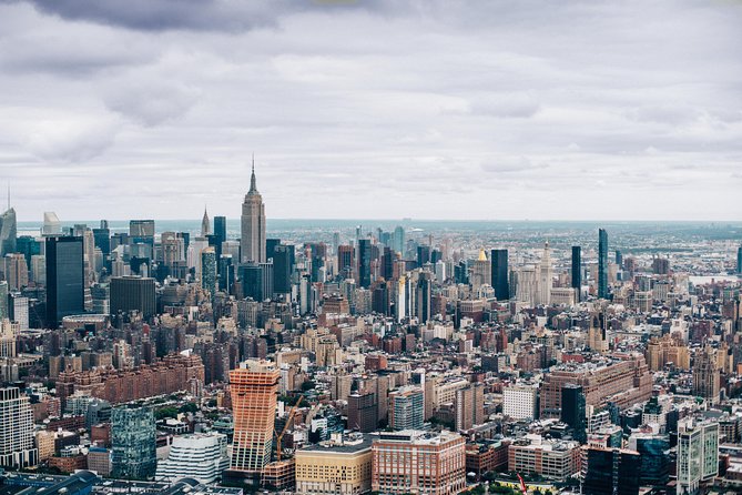 The Manhattan Helicopter Tour of New York - Pilot commentary makes the short flight count