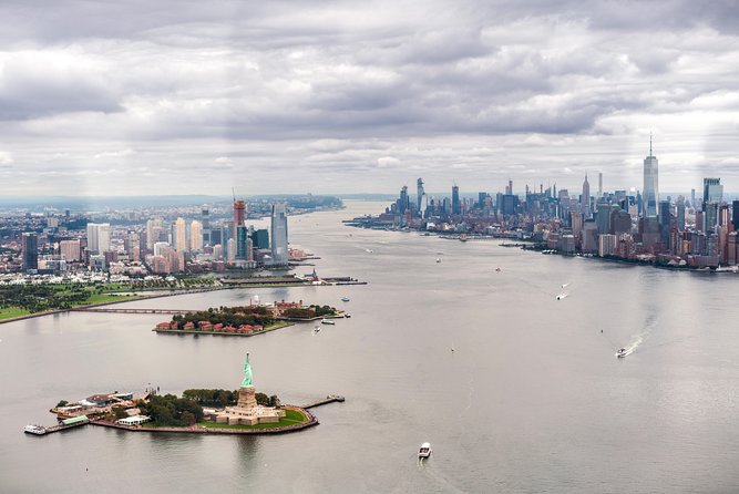 The Manhattan Helicopter Tour of New York - Midtown landmarks in one quick pass