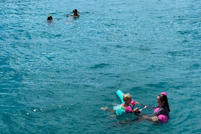 Turtle Canyon Snorkel Adventure in Waikiki, Oahu - Good support for first-time snorkelers