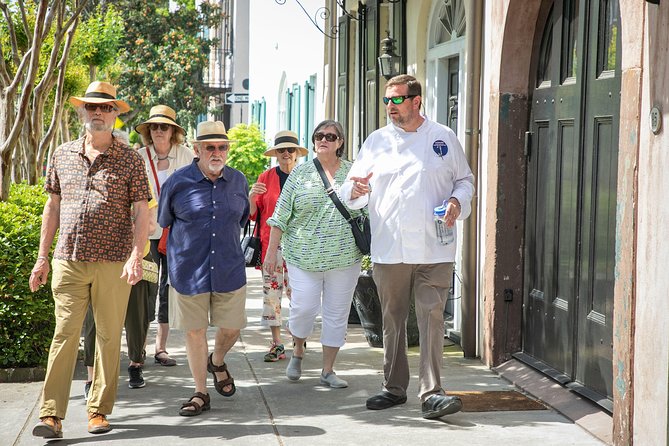 Undiscovered Charleston: Half Day Food, Wine & History Tour with Cooking Class - Rainbow Row and Charleston’s famous streets