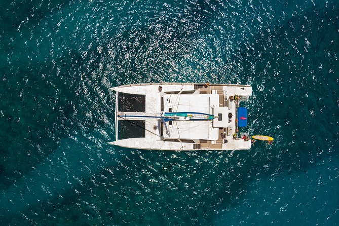 Waikiki Catamaran Snorkel Sail with Lunch: Turtles Guaranteed - Crew service and safety on the boat