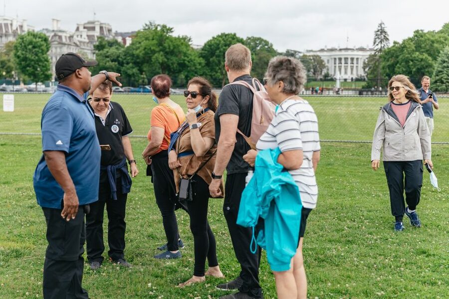 Washington, DC: Full-Day Tour with a Scenic River Cruise - The guides are a major part of the value