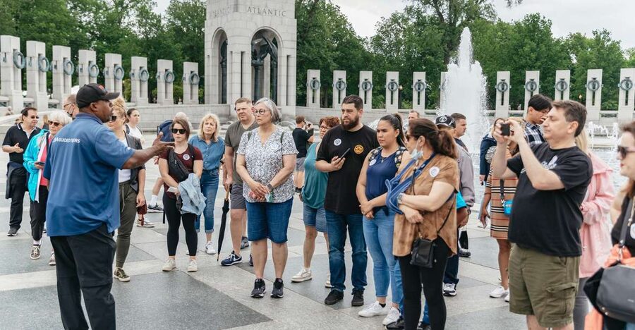 Washington, DC: Full-Day Tour with a Scenic River Cruise - The Capitol and White House: a strong opening
