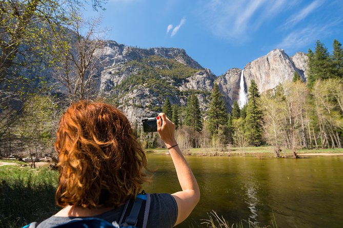 Yosemite Highlights & Giant Sequoias Day Tour from San Francisco - Groveland and the evening meal stop